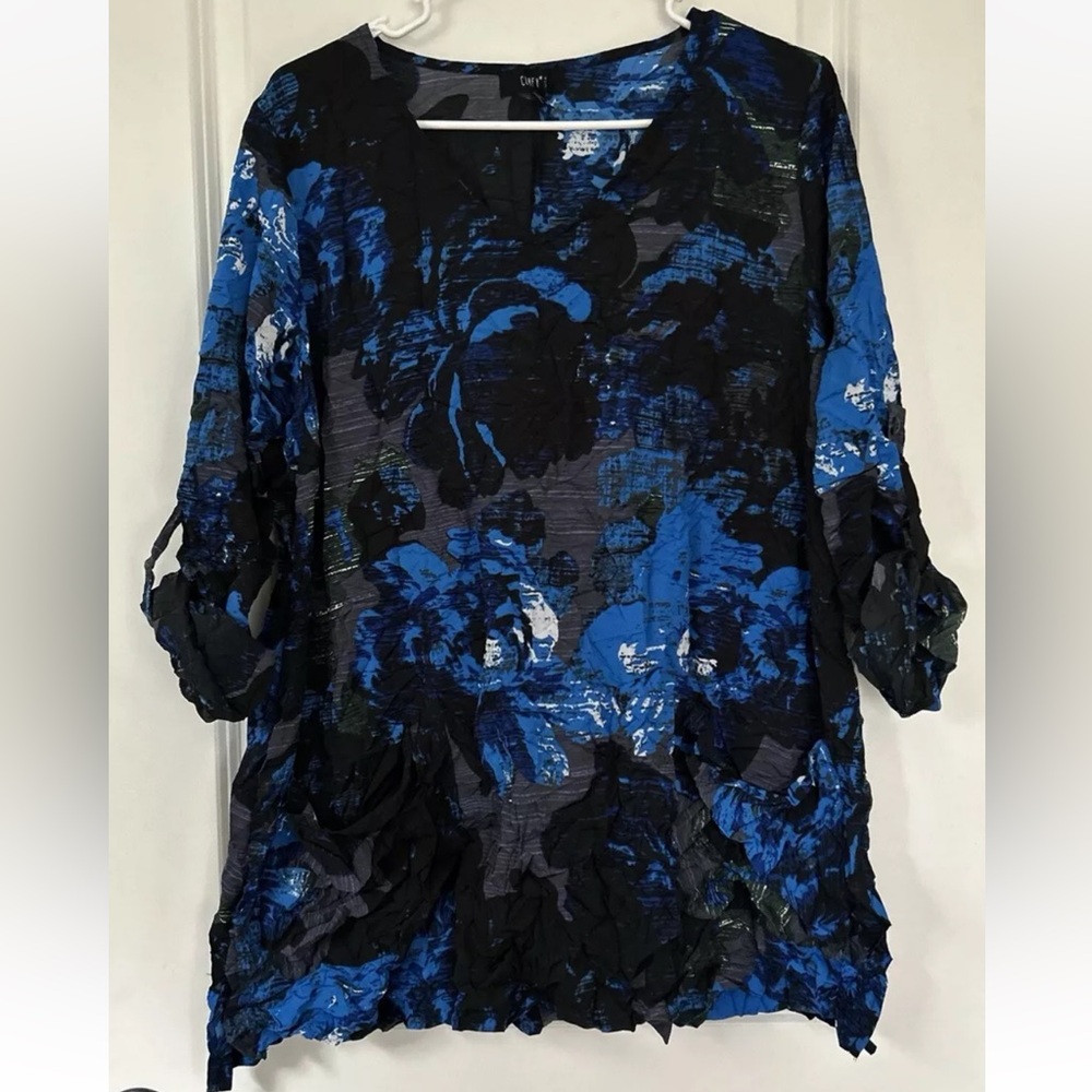Comfy USA size M Abstract Crinkle Roll Tab Sleeve Lagenlook Tunic Top